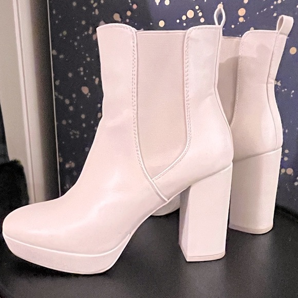 Mia Genesis Off White Platform Ankle Boots - Picture 6 of 15